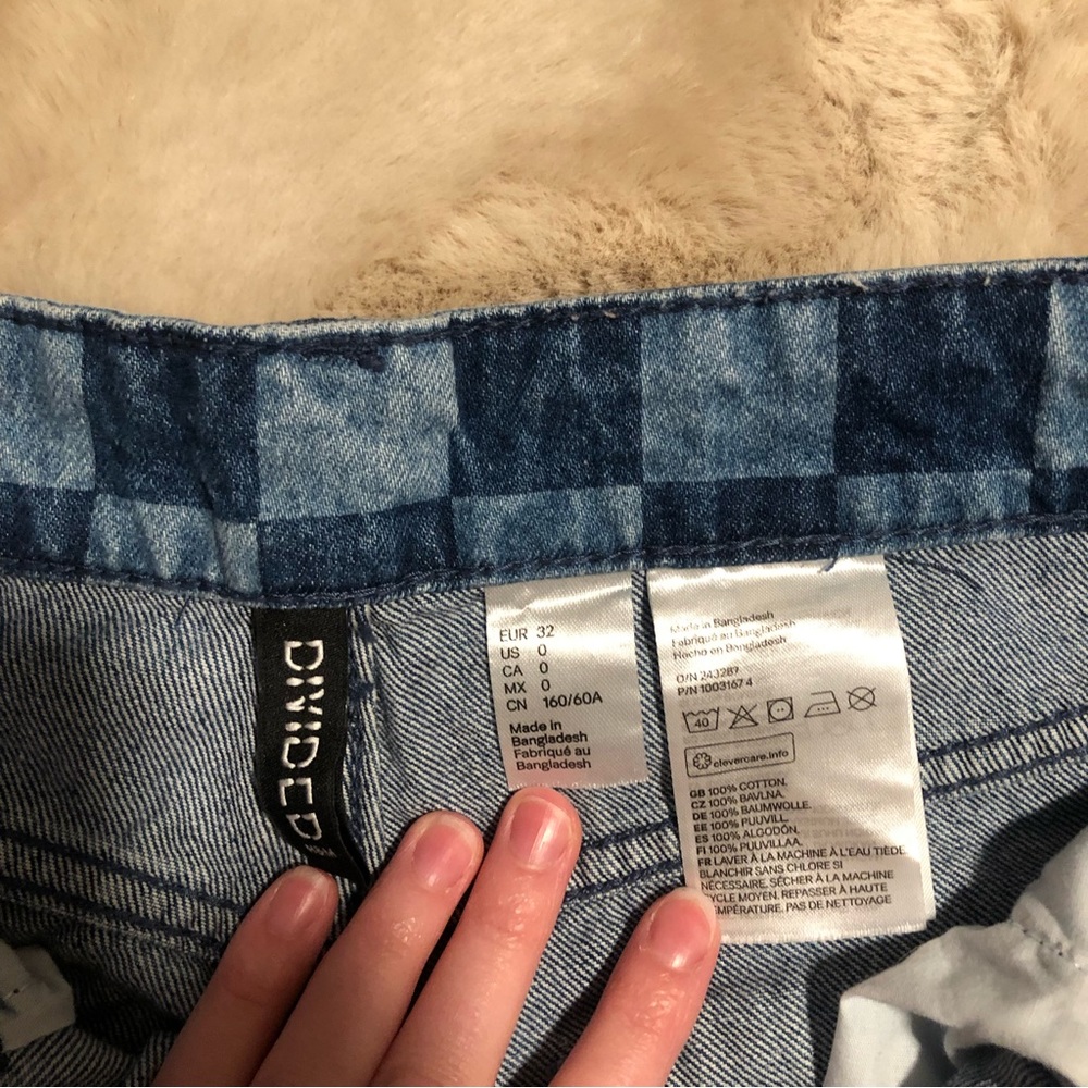 High-waisted Retro Inspired Checkered Jeans - Picture 6 of 6